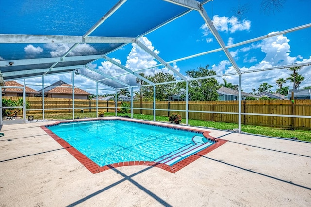 5742 39th Street Cir E, Bradenton, FL 34203 - view of pool featuring a fenced backyard, a patio area, and a lanai