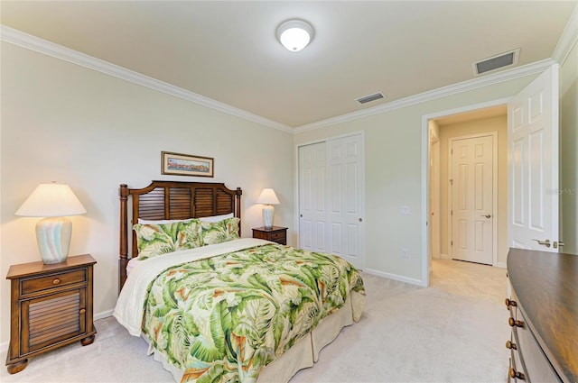 6756 Chester Trl, Lakewood Ranch, FL 34202 - bedroom featuring light carpet, ornamental molding, a closet, and baseboards