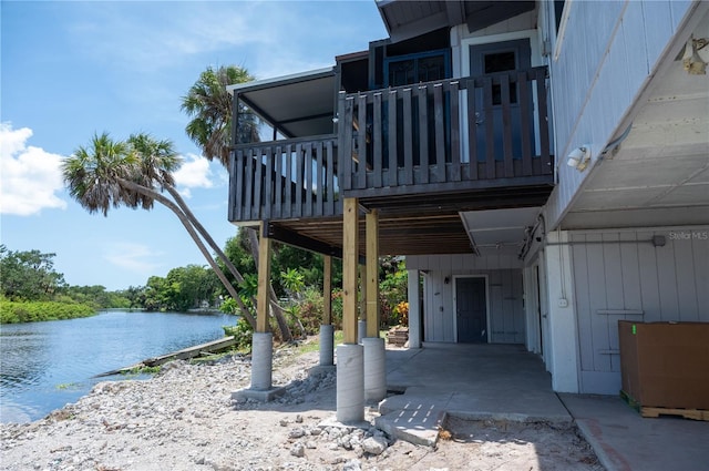 6406 Lincoln Rd, Bradenton, FL 34203 - view of patio / terrace with a water view