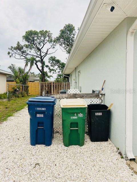 8409 43rd Ave W, Bradenton, FL 34209 - view of patio / terrace