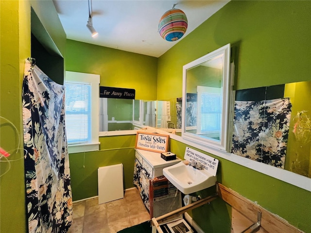 1019 10th Ave W, Bradenton, FL 34205 - view of bathroom