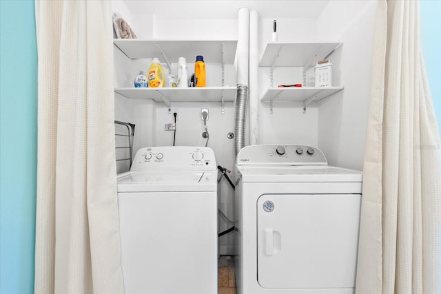 1723 Laramie St, Sarasota, FL 34231 - laundry room with independent washer and dryer