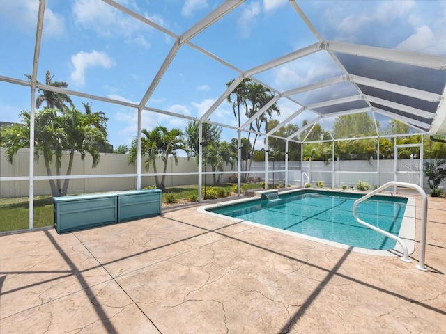 3616 SE 8th Pl, Cape Coral, FL 33904 - view of pool featuring a fenced backyard and a patio area