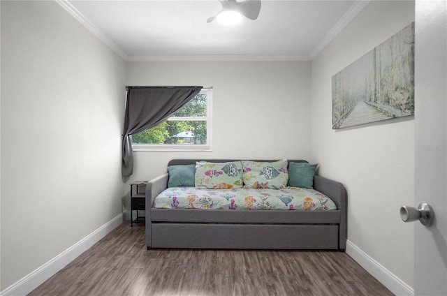 3861 N Ringdove Pt, Crystal River, FL 34428 - bedroom featuring wood finished floors, crown molding, baseboards, and ceiling fan