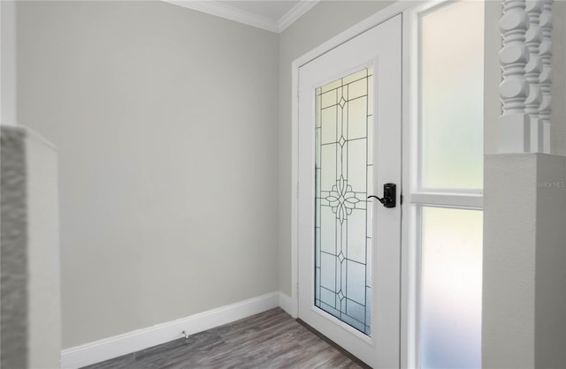 3861 N Ringdove Pt, Crystal River, FL 34428 - entryway with crown molding, baseboards, and wood finished floors