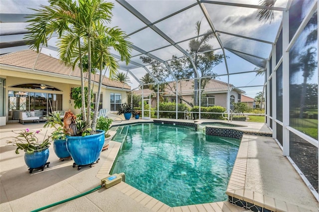 7214 Marlow Pl, University Park, FL 34201 - view of swimming pool with a patio, ceiling fan, a pool with connected hot tub, and a lanai