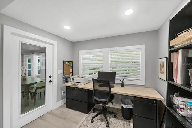 1919 Laurel St, Sarasota, FL 34236 - office featuring light wood-style floors and recessed lighting