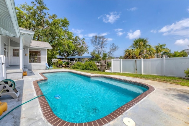 2002 8th St W, Palmetto, FL 34221 - view of swimming pool featuring a patio area