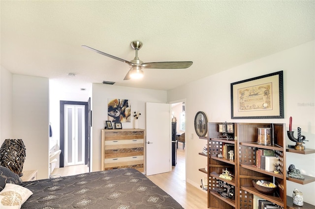 6024 28th St W, Bradenton, FL 34207 - bedroom featuring light wood-style flooring and ceiling fan