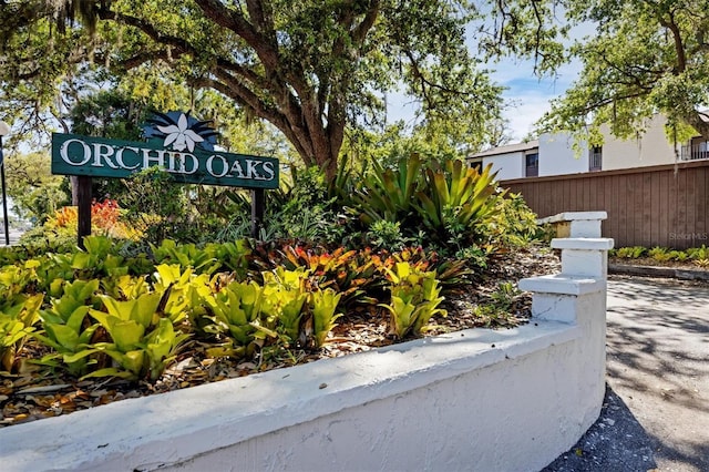 2740 Orchid Oaks Dr Unit 304, Sarasota, FL 34239 - view of community / neighborhood sign