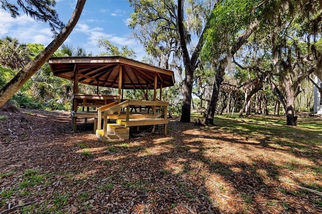 2740 Orchid Oaks Dr Unit 304, Sarasota, FL 34239 - view of yard with a gazebo
