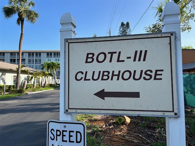 3272 Lake Bayshore Dr Unit 515, Bradenton, FL 34205 - exterior view