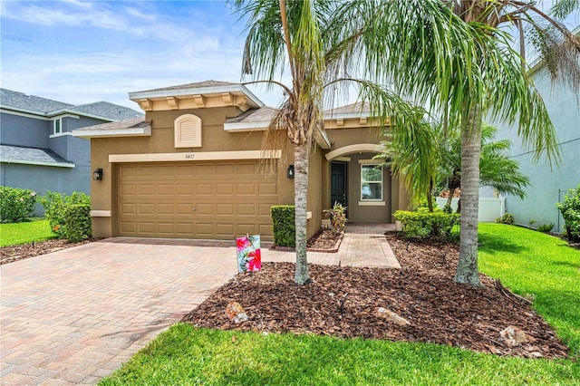 8437 Nandina Dr, Sarasota, FL 34240 - photo 1