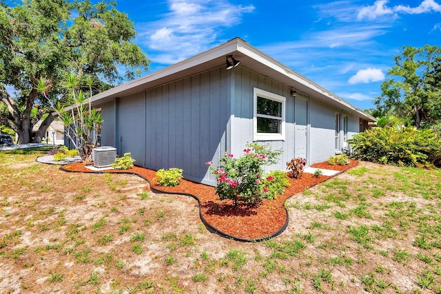 5192 Cedar Hammock Ln, Sarasota, FL 34232 - view of side of home with central air condition unit