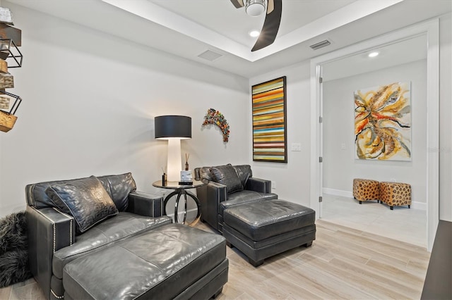 5740 Eagle Creek Rd, Sarasota, FL 34238 - living area with recessed lighting, a ceiling fan, light wood-style floors, and baseboards