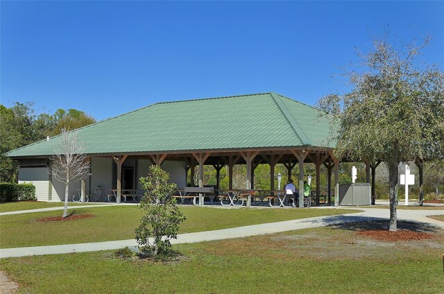 6213 Willet Ct, Lakewood Ranch, FL 34202 - surrounding community with a yard and a gazebo