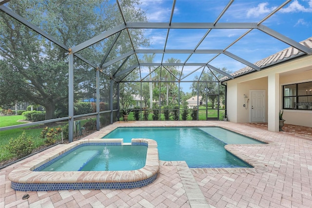 12710 Stone Ridge Pl, Lakewood Ranch, FL 34202 - view of swimming pool with a pool with connected hot tub and a patio area