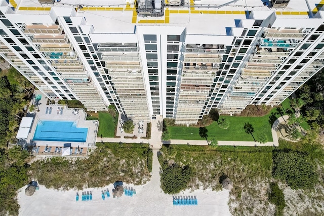 2425 Gulf Of Mexico Dr Unit 14B, Longboat Key, FL 34228 - drone / aerial view of a pool area
