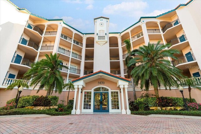 5450 Eagles Point Cir Unit 404, Sarasota, FL 34231 - view of apartment building / complex