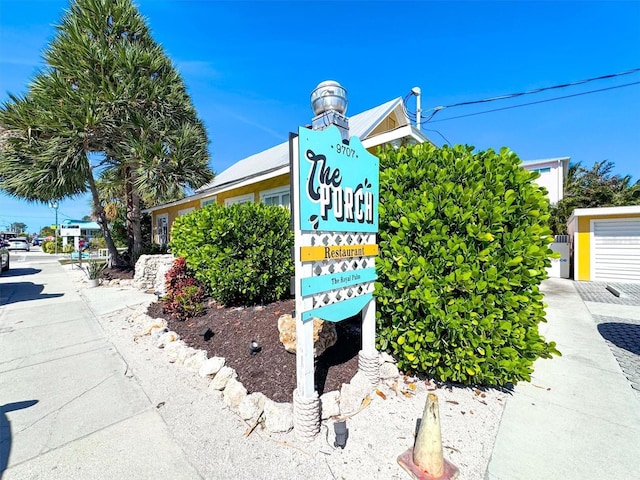 145 50th St, Holmes Beach, FL 34217 - exterior view