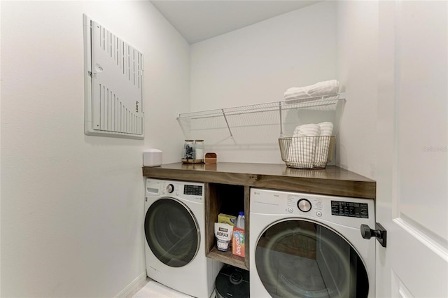 3129 61st Ter E, Ellenton, FL 34222 - laundry area with independent washer and dryer and baseboards