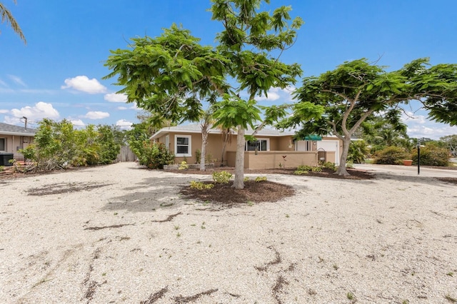 715 Fontana Ln, Bradenton, FL 34209 - ranch-style house with stucco siding