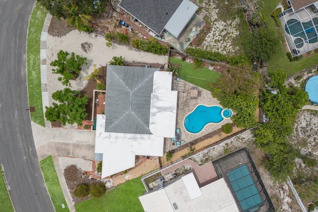 715 Fontana Ln, Bradenton, FL 34209 - aerial view of a pool