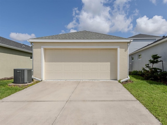12682 Shimmering Oak Cir, Venice, FL 34293 - garage featuring driveway