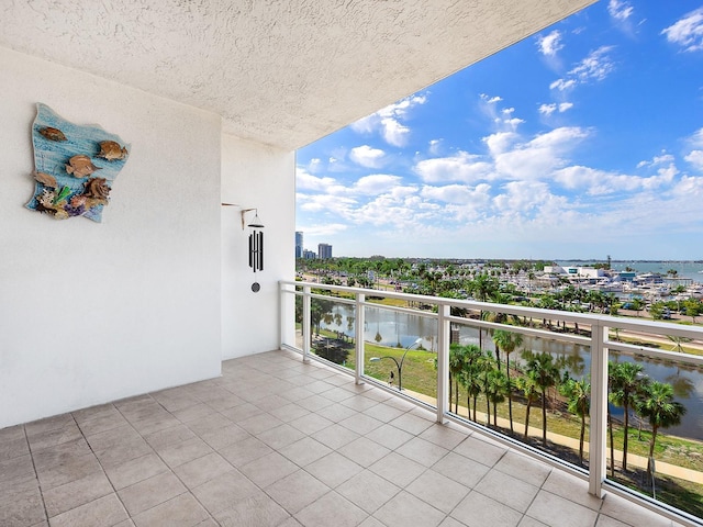 1233 N Gulfstream Ave Unit 401, Sarasota, FL 34236 - balcony featuring a water view