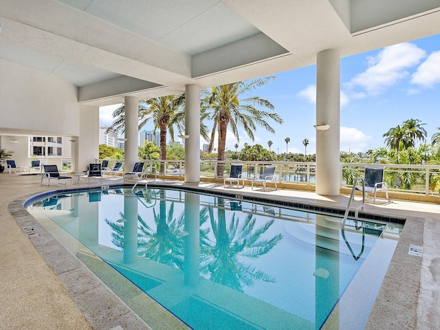 1233 N Gulfstream Ave Unit 401, Sarasota, FL 34236 - community pool with a patio