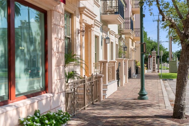 525 N Orange Ave Unit 302, Sarasota, FL 34236 - entrance to property with stone siding