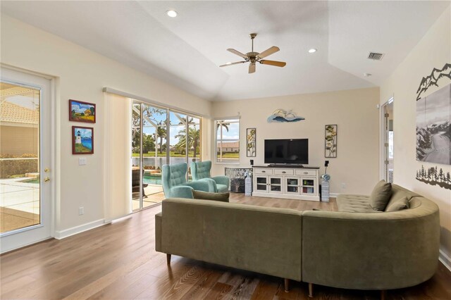 4958 Gardiners Bay Cir, Sarasota, FL 34238 - photo 13