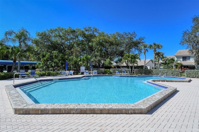105 Inlets Blvd Unit 105, Nokomis, FL 34275 - view of community pool