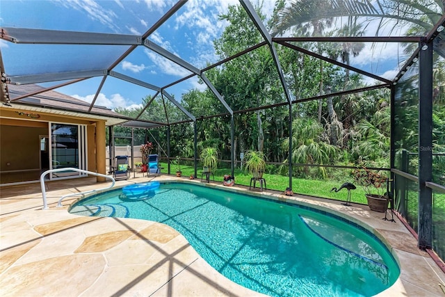 5359 90th Avenue Cir E, Parrish, FL 34219 - swimming pool featuring a patio and a lanai