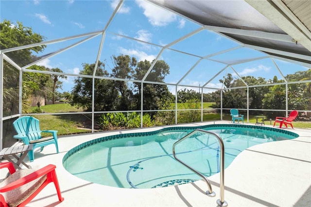 6405 Alesheba Ln, Sarasota, FL 34240 - swimming pool with a patio area and a lanai
