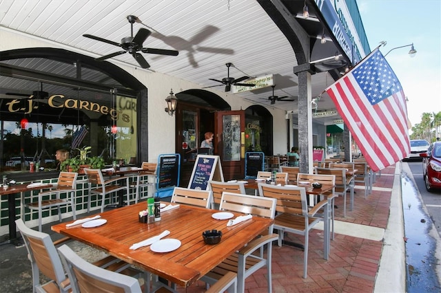 2085 Mattamy Ct, Venice, FL 34292 - view of patio / terrace featuring outdoor dining area and a ceiling fan