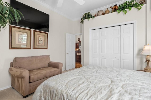 7513 Coventry Ct, Lakewood Ranch, FL 34202 - bedroom featuring ornamental molding, a closet, baseboards, light carpet, and a ceiling fan