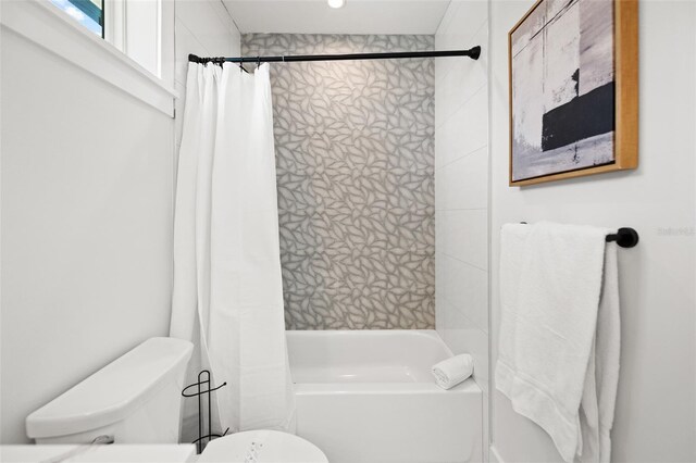 109 Palmetto Ave, Anna Maria, FL 34216 - full bath with toilet and shower / bath combo with shower curtain