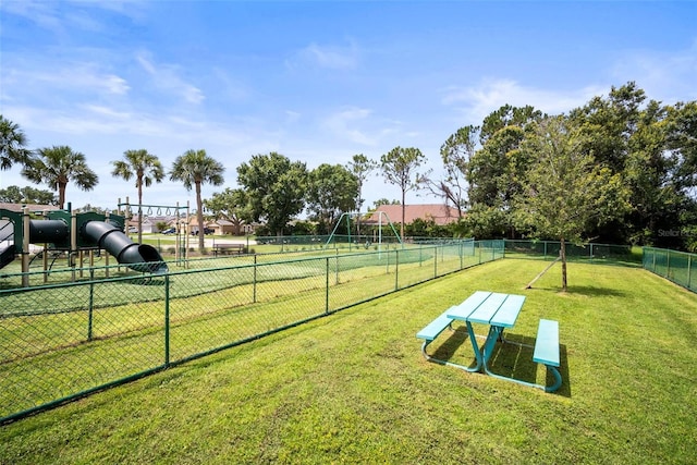 4194 Banbury Cir, Parrish, FL 34219 - surrounding community with a dog friendly area