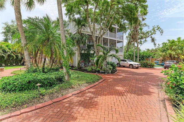8963 Fishermens Bay Dr, Sarasota, FL 34231 - surrounding community