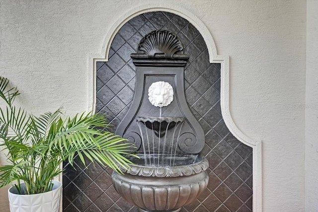 800 NW 36th Ave, Cape Coral, FL 33993 - detailed view of stucco siding