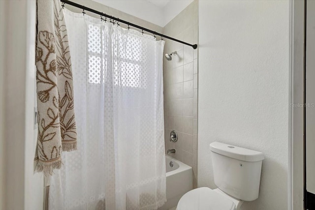 800 NW 36th Ave, Cape Coral, FL 33993 - full bathroom featuring toilet and shower / tub combo with curtain