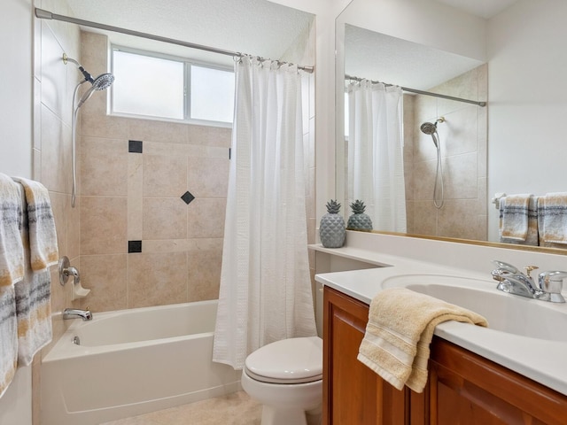 6811 Honeysuckle Trl, Lakewood Ranch, FL 34202 - bathroom with vanity and shower / bath combination with curtain