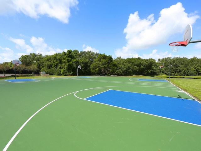 6811 Honeysuckle Trl, Lakewood Ranch, FL 34202 - view of basketball court with community basketball court