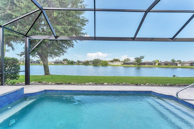 5142 51st Ln W, Bradenton, FL 34210 - outdoor pool featuring a water view, a lanai, and a yard