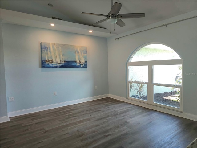5207 86th Street Ct W, Bradenton, FL 34210 - empty room featuring dark wood-style floors, recessed lighting, baseboards, a ceiling fan, and vaulted ceiling