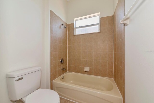 4307 70th Ave E, Ellenton, FL 34222 - full bath featuring toilet and washtub / shower combination