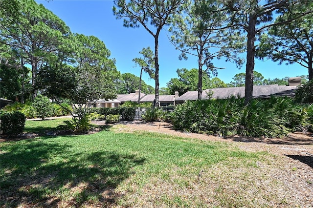 4555 Chandlers Forde Unit 47, Sarasota, FL 34235 - view of grassy yard