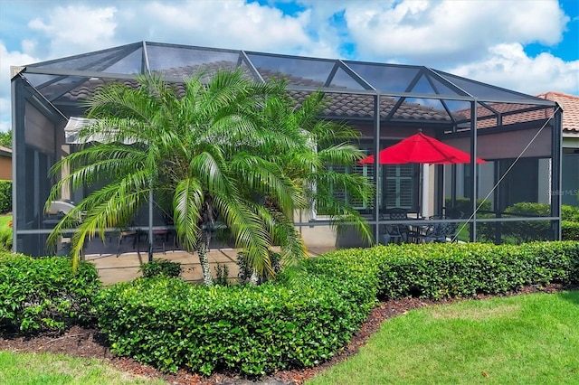5117 Serata Dr, Bradenton, FL 34211 - view of yard featuring a lanai