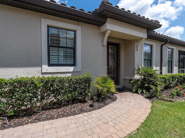 4949 Savona Run, Bradenton, FL 34211 - entrance to property featuring stucco siding